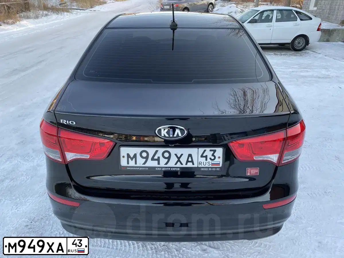 Фото автомобиля KIA RIO, 2017 — госномер М949ХА43. Цвет: ЧЕРНЫЙ