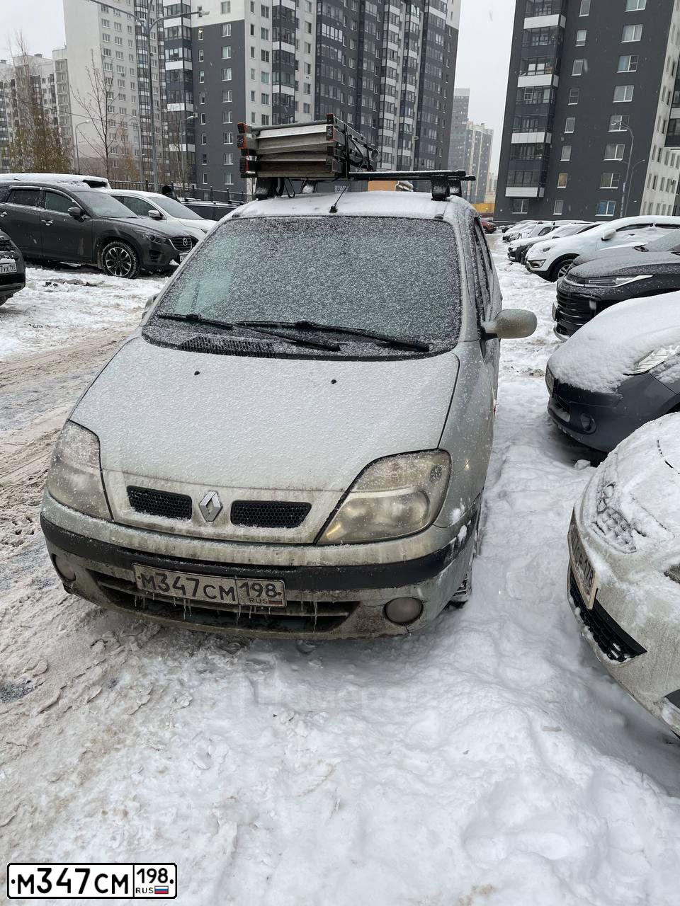 Фото автомобиля RENAULT MEGANE /GRAND/ SCENIC, 2000 — госномер А233ТА178. Цвет: Серебристый