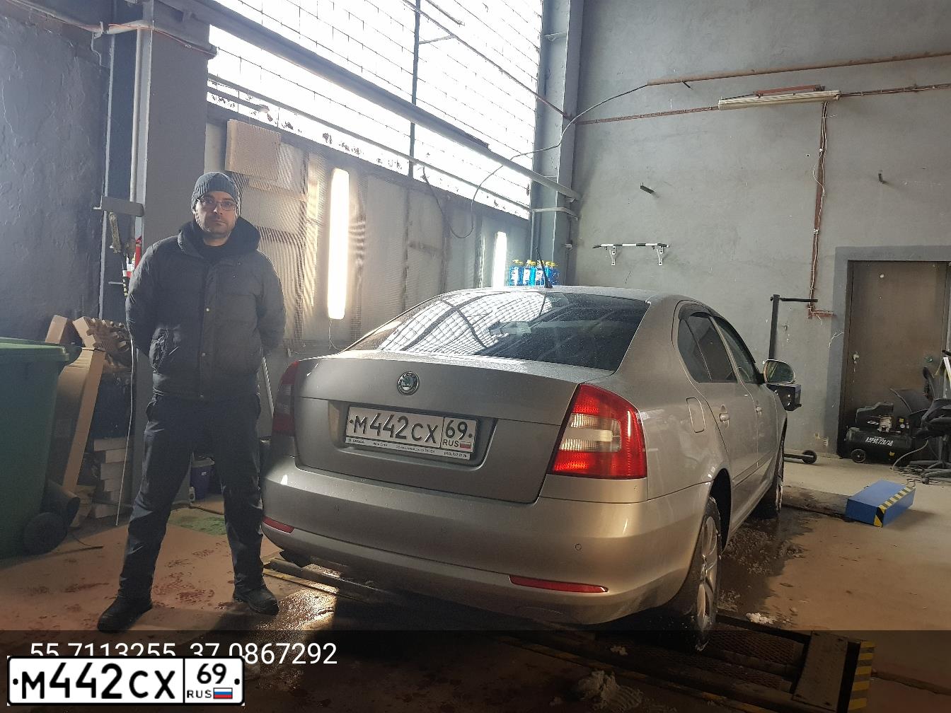Фото автомобиля SKODA OCTAVIA, 2012 — госномер М442СХ69. Цвет: Серый