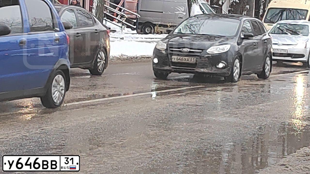 Фото автомобиля RENAULT FLUENCE, 2010 — госномер Х983НА152. Цвет: Серо-голубой
