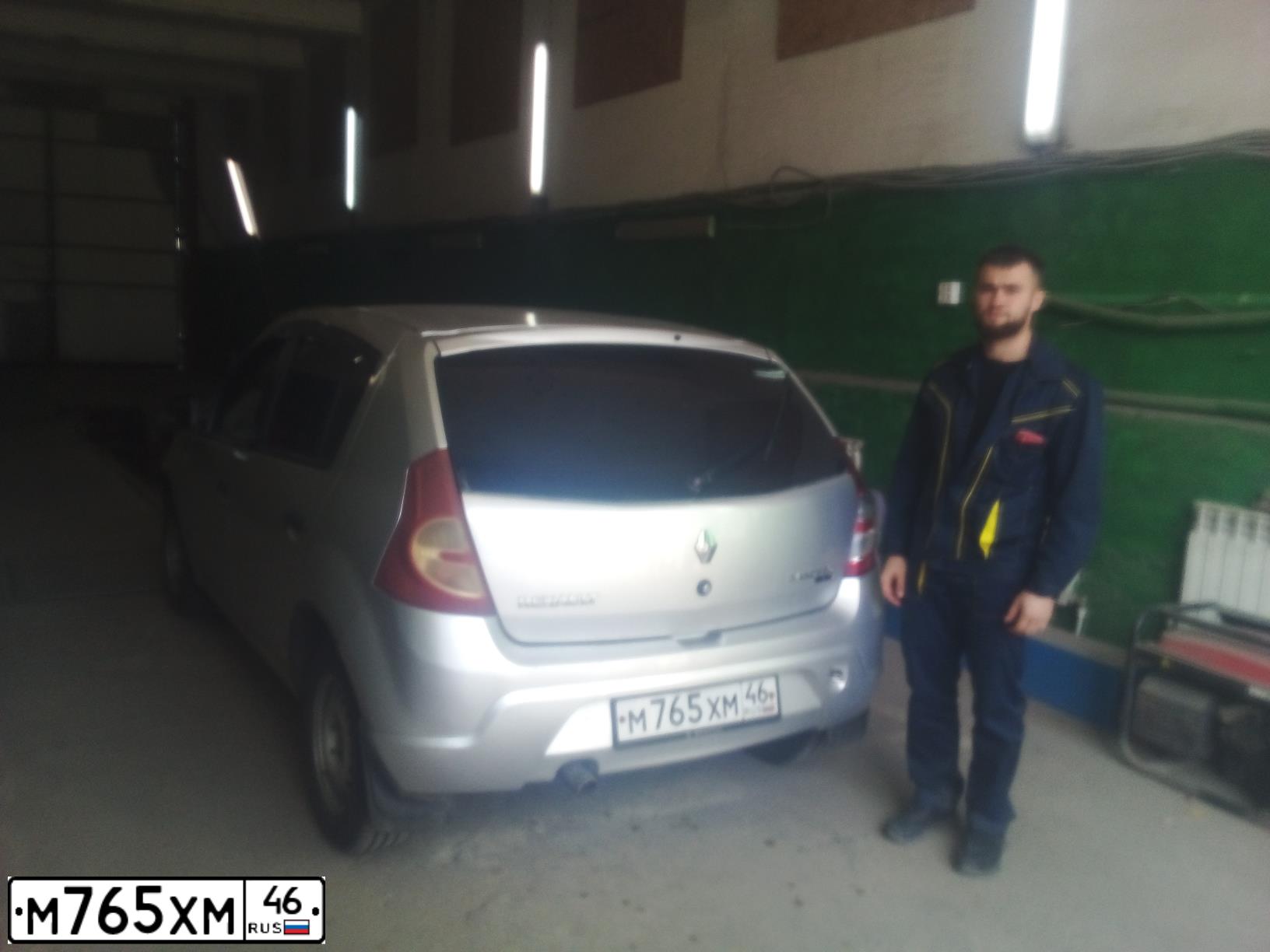 Фото автомобиля RENAULT T SANDERO, 2013 — госномер У185ТН71. Цвет: СВЕТЛО-СЕРЫЙ