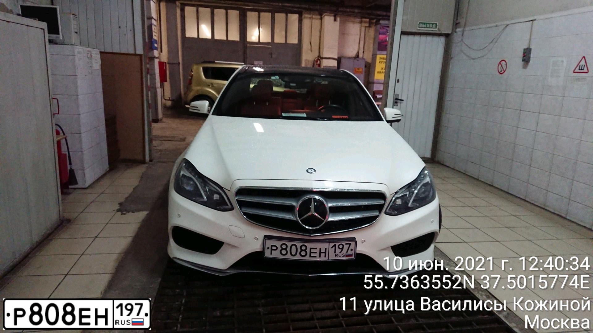 Фото автомобиля MERCEDES M-KLASSE, 2010 — госномер О756НТ67. Цвет: Белый