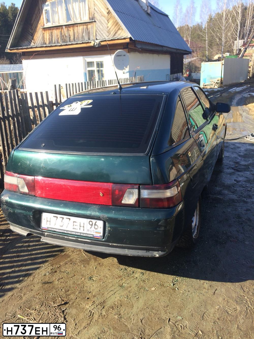 Фото автомобиля LADA 2112 LADA, 2001 — госномер Н737ЕН96. Цвет: Темно-зеленый