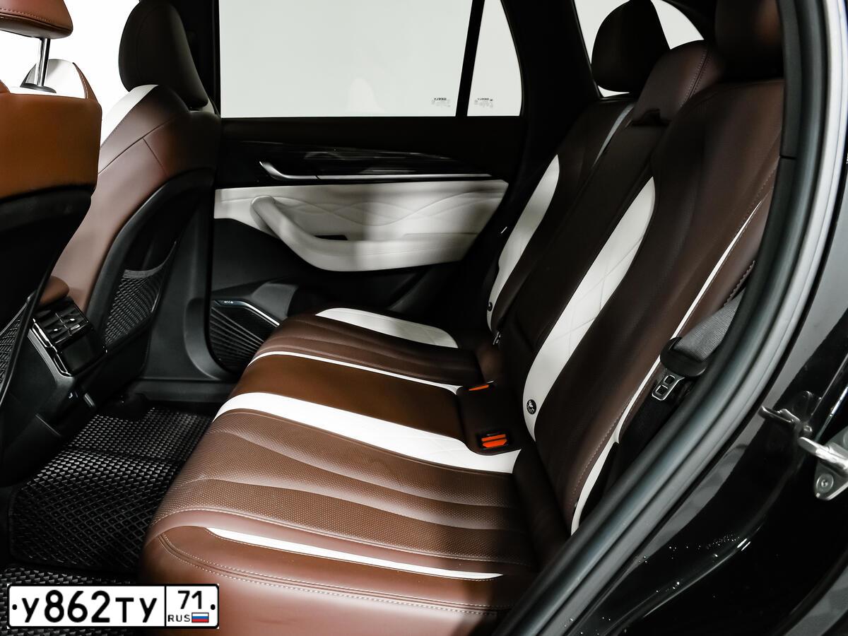 Фото автомобиля GEELY MONJARO, 2023 — госномер С523ОН142. Цвет: ЧЕРНЫЙ