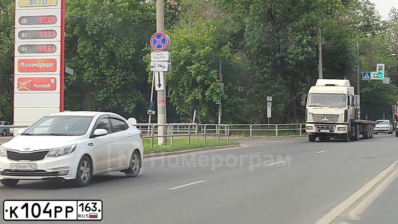 Фото автомобиля LADA 2112, 2008 — госномер Т686ОТ58. Цвет: СВЕТЛО-СЕРЕБРИСТЫЙ-МЕТАЛЛИК