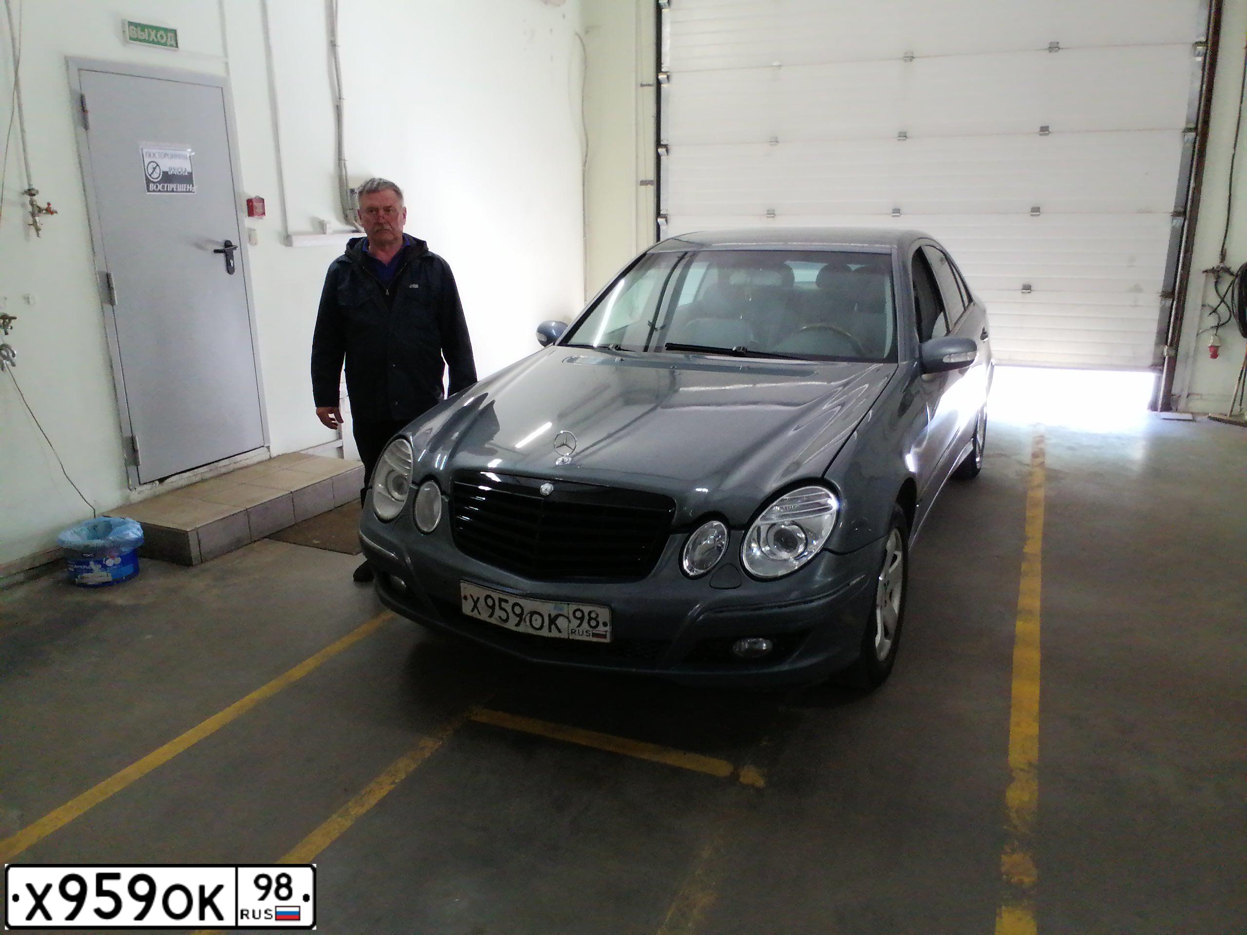 Фото автомобиля MERCEDES-BENZ E200, 2004 — госномер Н337ОА10. Цвет: СЕРЫЙ