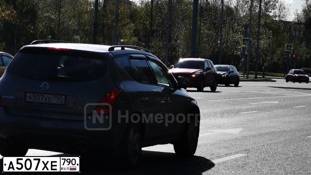 Фото автомобиля NISSAN MURANO, 2007 — госномер А507ХЕ790. Цвет: СЕРЫЙ