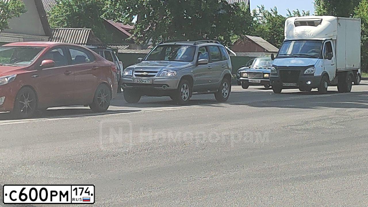 Фото автомобиля VOLKSWAGEN POLO, 2012 — госномер А555ХУ702. Цвет: Белый