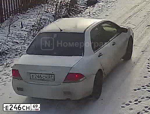 Фото автомобиля MITSUBISHI LANCER, 2006 — госномер В812СУ199. Цвет: Белый