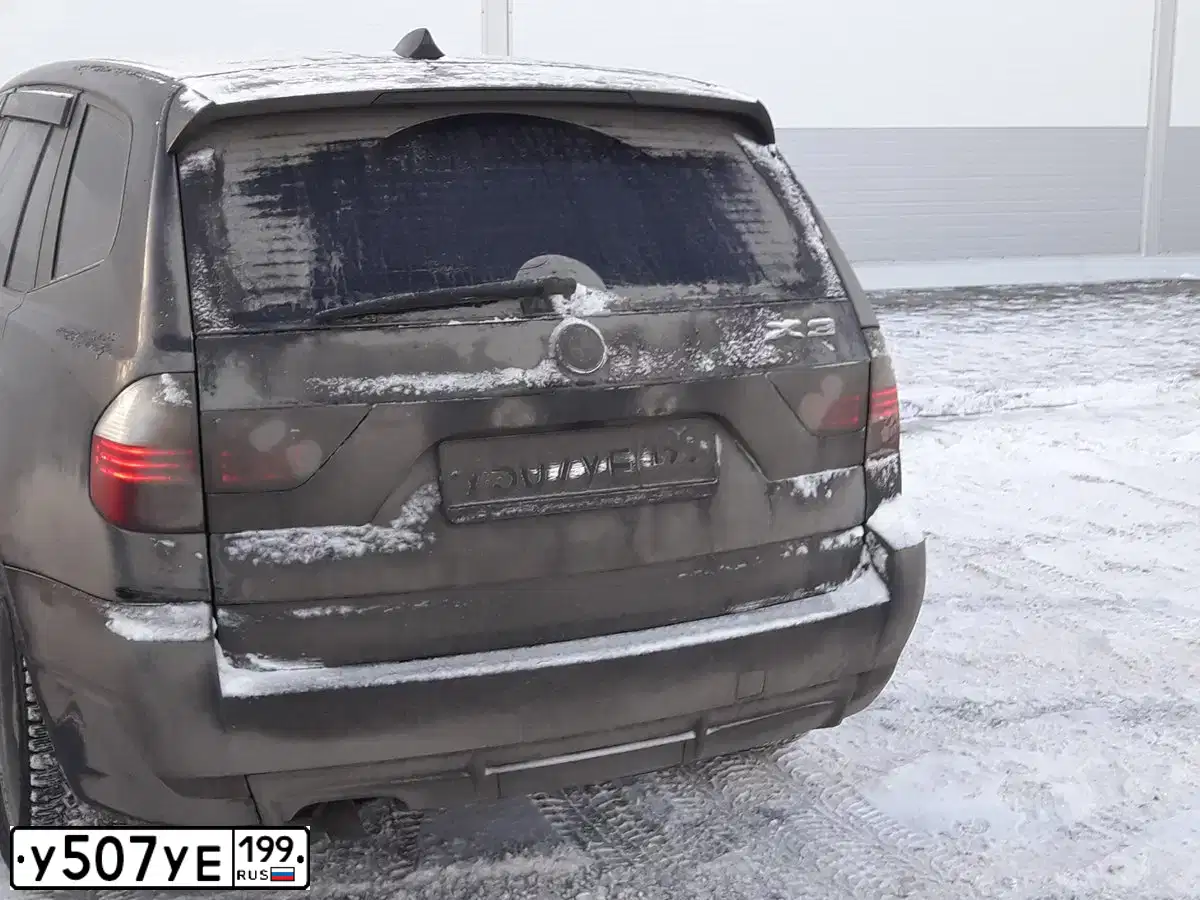 Фото автомобиля BMW X3, 2009 — госномер У507УЕ199. Цвет: ЧЕРНЫЙ