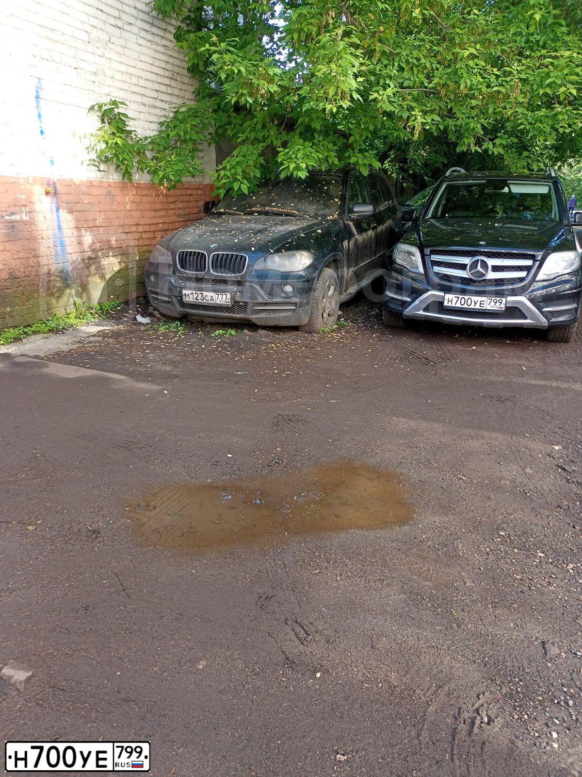 Фото автомобиля MERCEDES C-KLASSE, 2012 — госномер Н700УЕ799. Цвет: ЧЕРНЫЙ