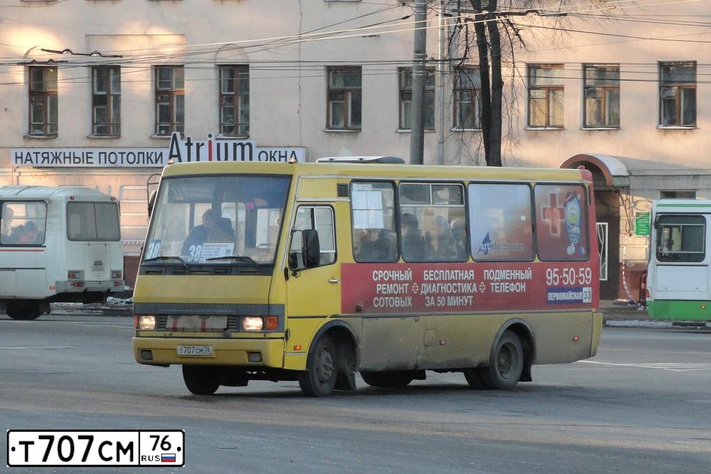 Фото автомобиля BZKT BAZ A079 ETALON, 2010 — госномер Т707СМ76. Цвет: ЖЕЛТЫЙ