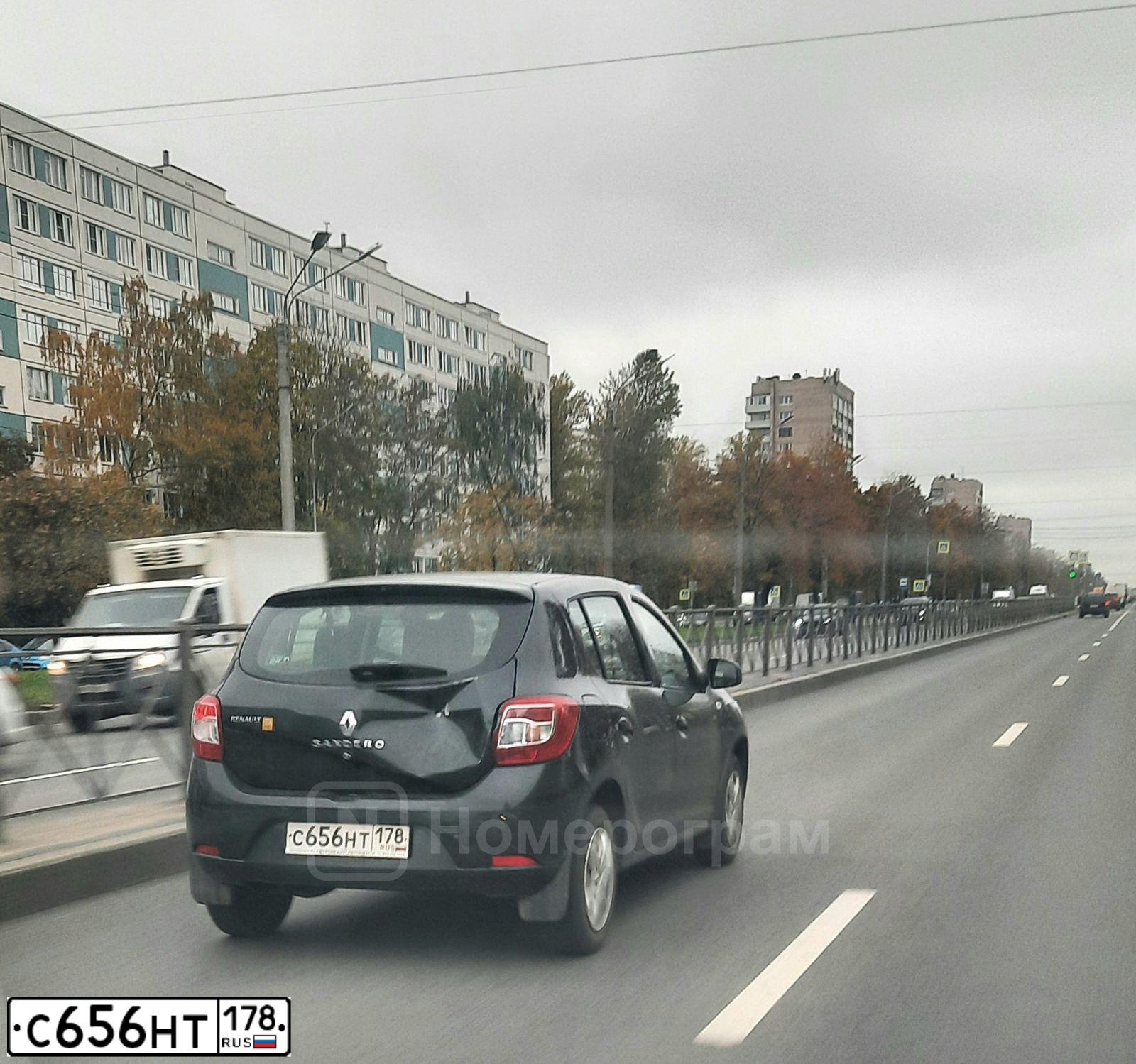 Фото автомобиля RENAULT T SANDERO, 2015 — госномер С656НТ178. Цвет: ЧЕРНЫЙ