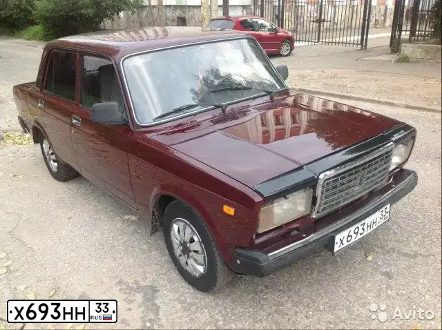 Фото автомобиля LADA 2107 LADA, 2008 — госномер Е228УС33. Цвет: ТЕМНО-ВИШНЕВЫЙ