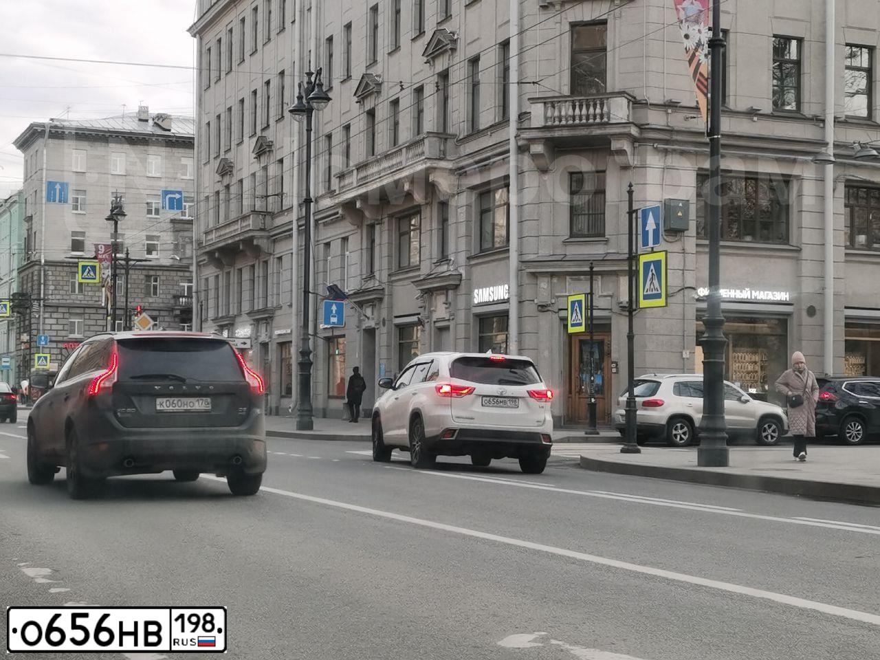 Фото автомобиля VOLVO S40, 2009 — госномер Е707ОХ147. Цвет: ЧЕРНЫЙ