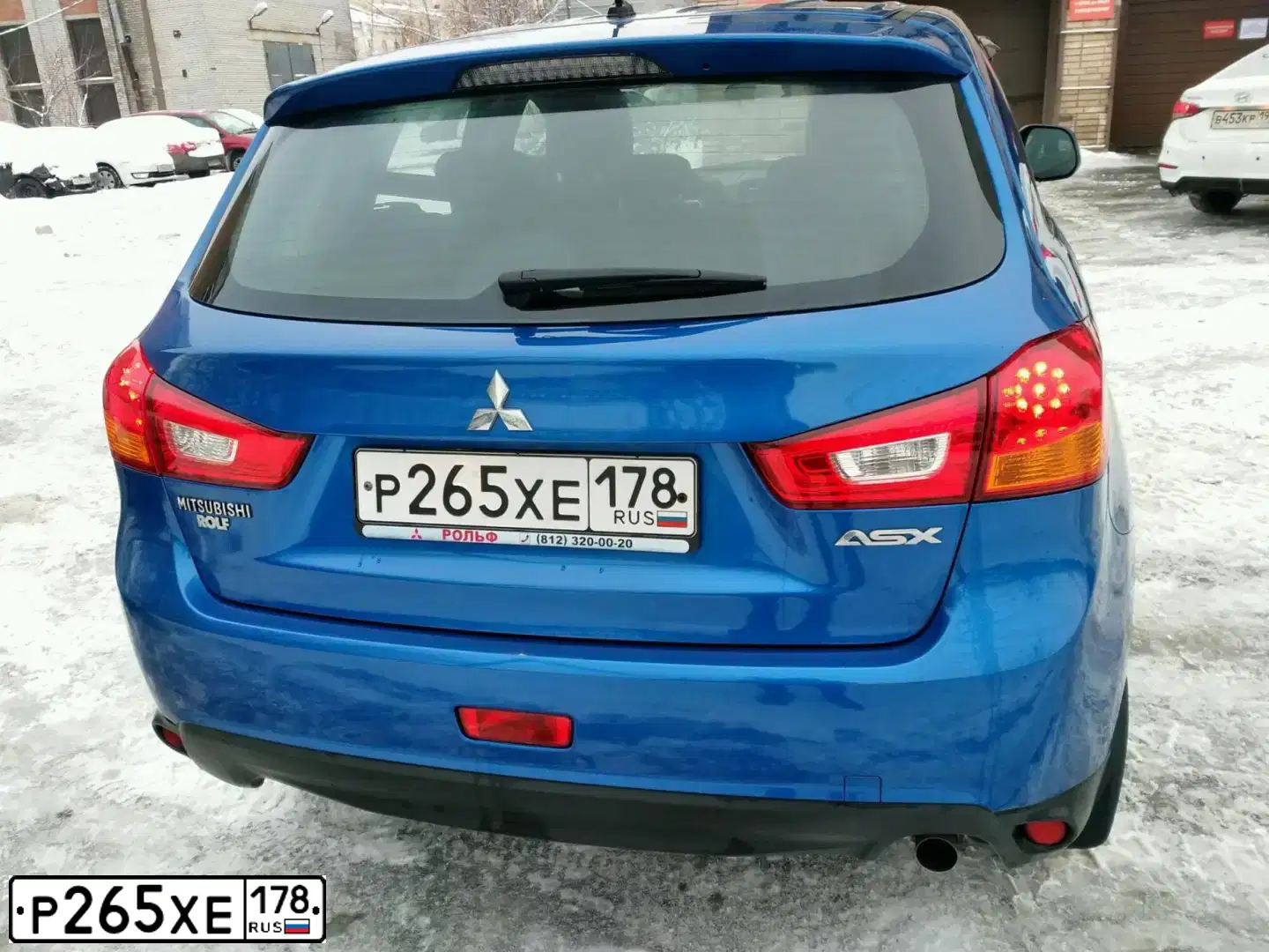 Фото автомобиля MITSUBISHI ASX, 2014 — госномер Р265ХЕ178. Цвет: СИНИЙ