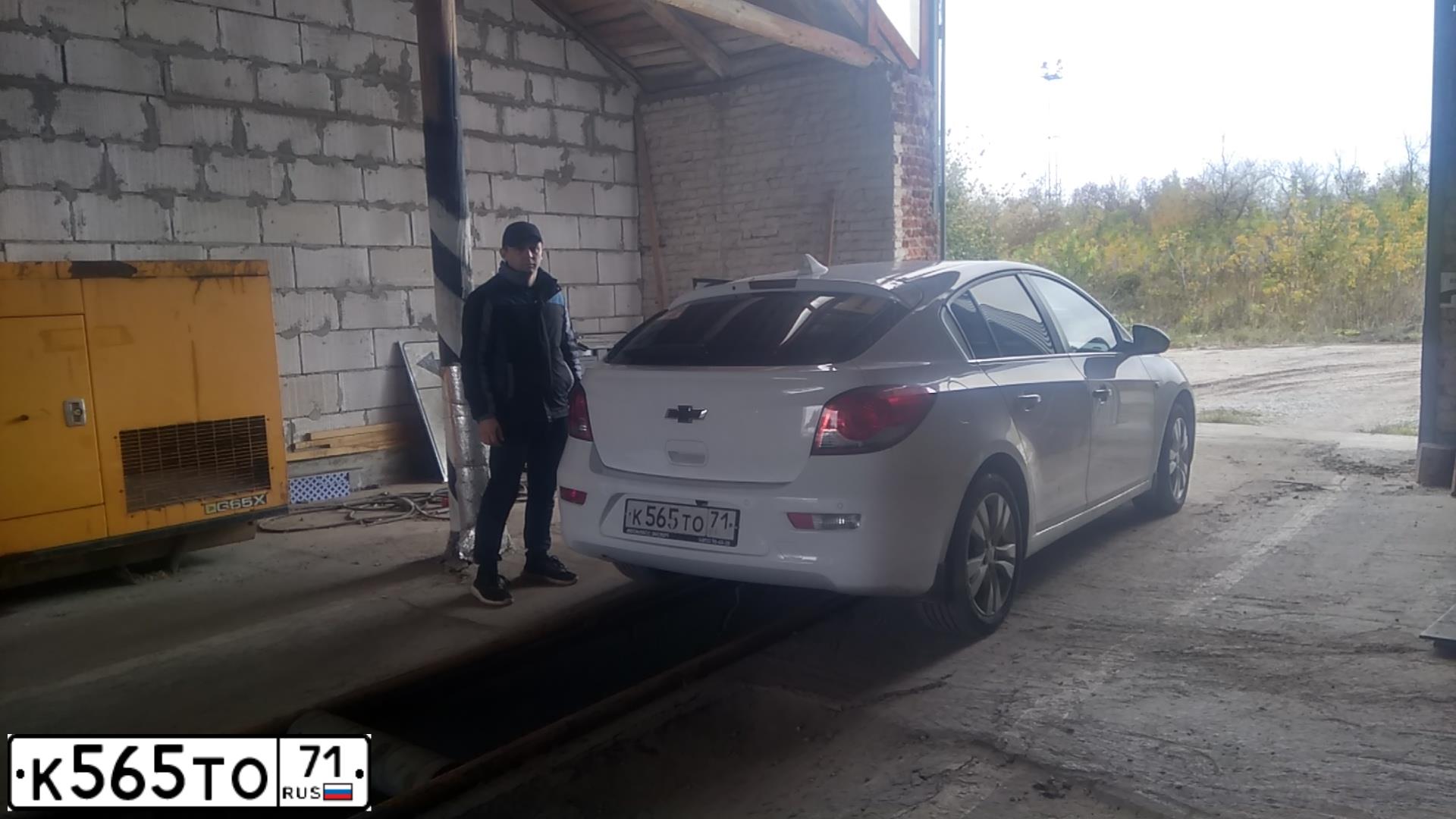 Фото автомобиля CHEVROLET CRUZE, 2013 — госномер С133НК40. Цвет: Белый