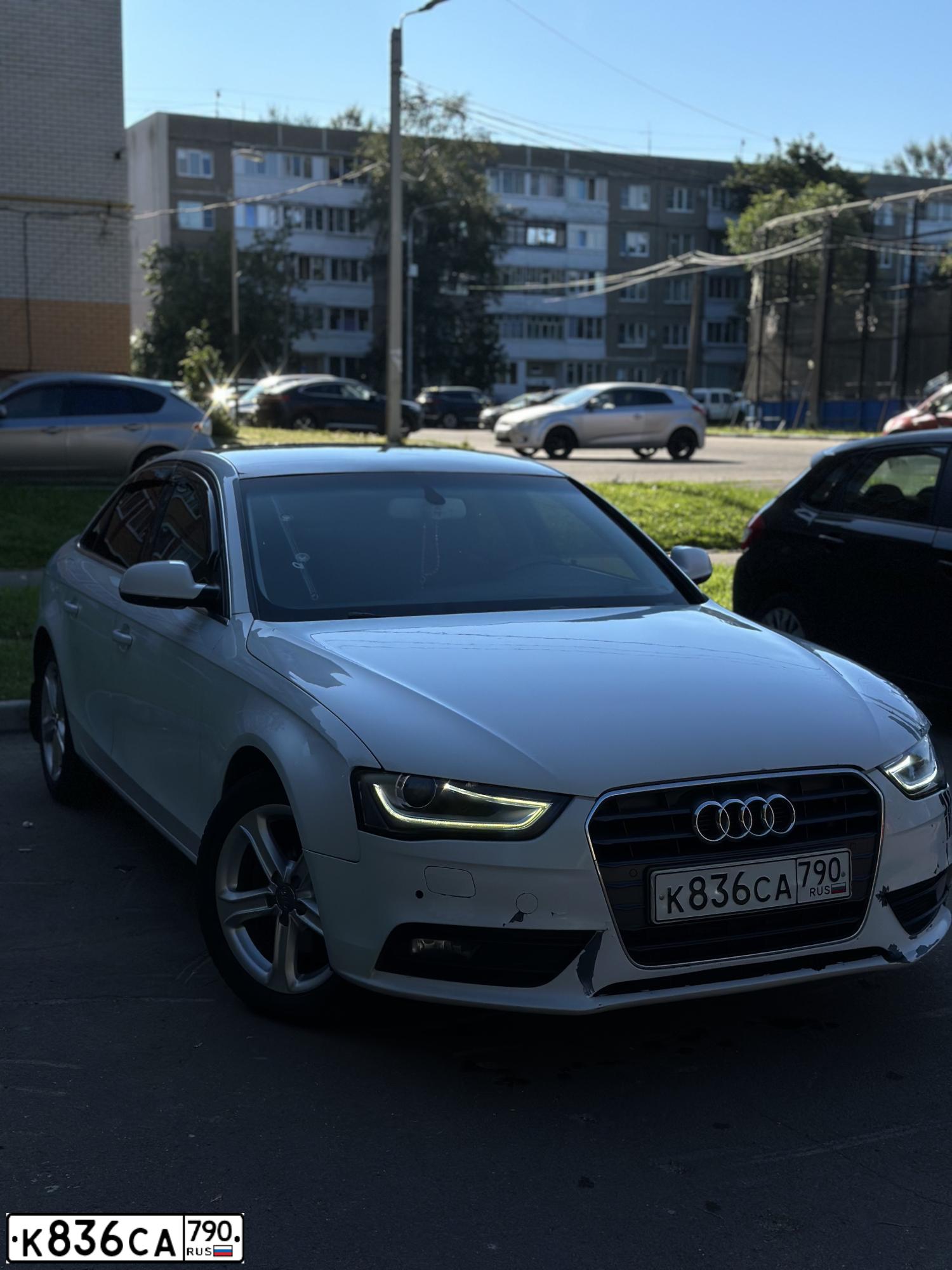Фото автомобиля AUDI A4, 2013 — госномер К836СА790. Цвет: Белый