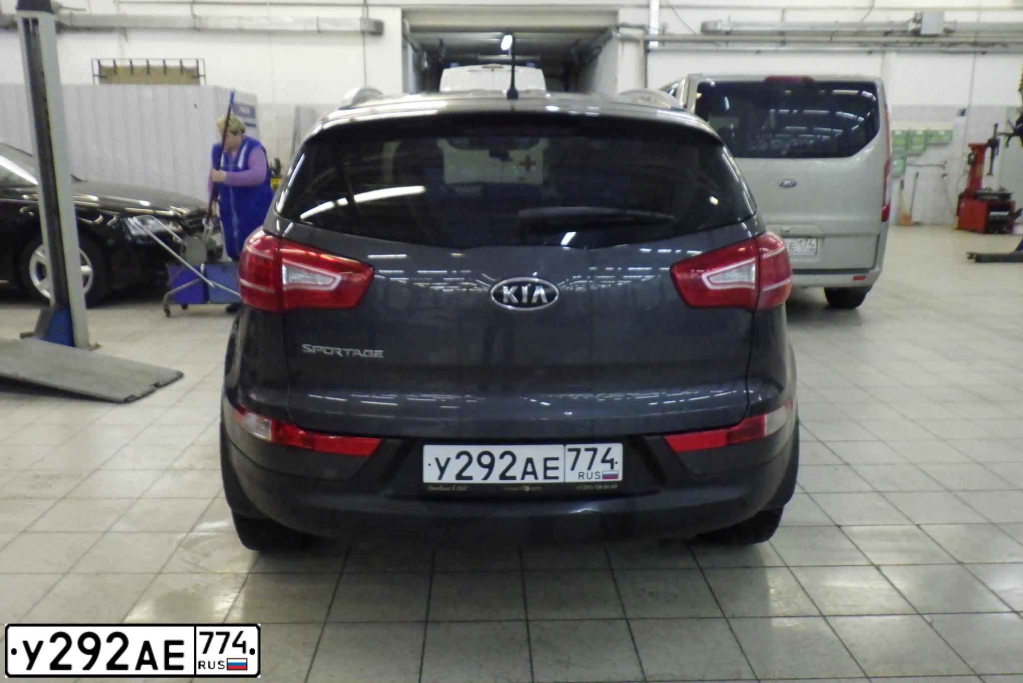Фото автомобиля KIA SPORTAGE, 2012 — госномер У292АЕ774. Цвет: СЕРЫЙ