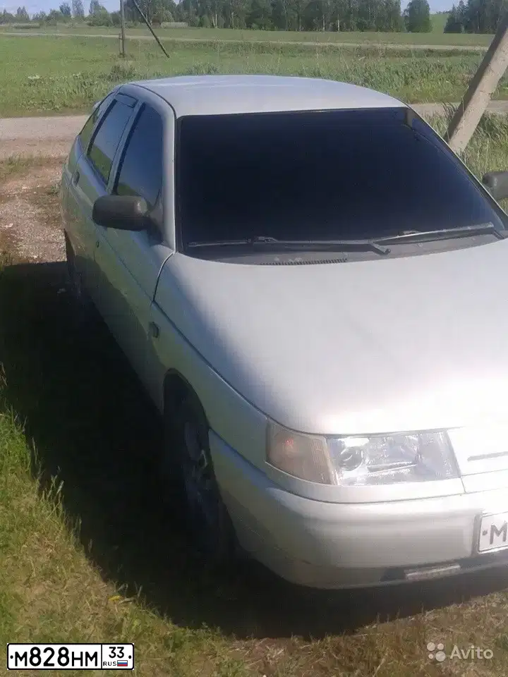 Фото автомобиля LADA 2112, 2005 — госномер М828НМ33. Цвет: СВЕТЛО-БЕЖЕВЫЙ