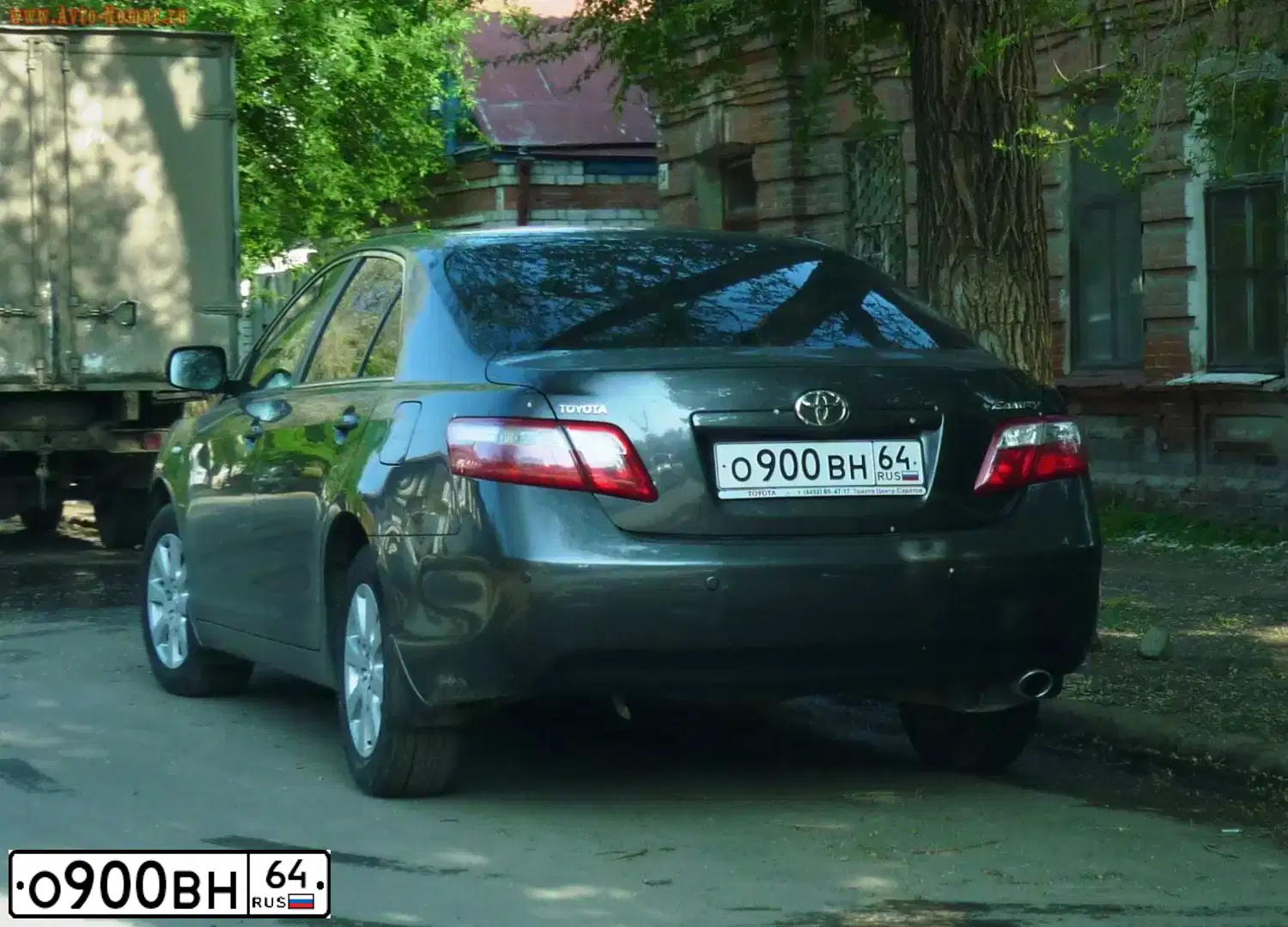Фото автомобиля TOYOTA CAMRY, 2007 — госномер О900ВН64. Цвет: СЕРЫЙ