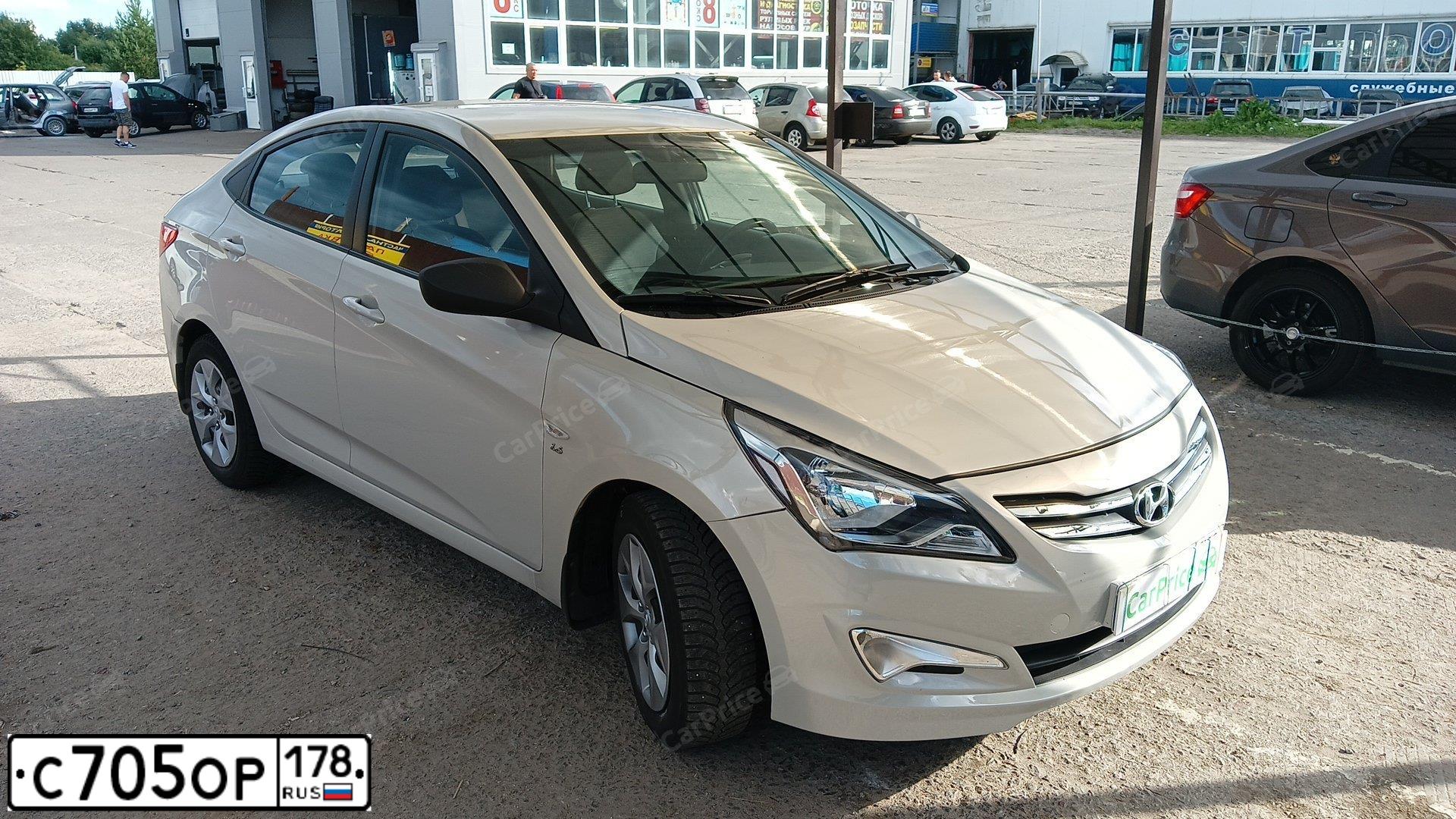 Фото автомобиля HYUNDAI SOLARIS, 2015 — госномер М930СК198. Цвет: БЕЖЕВЫЙ