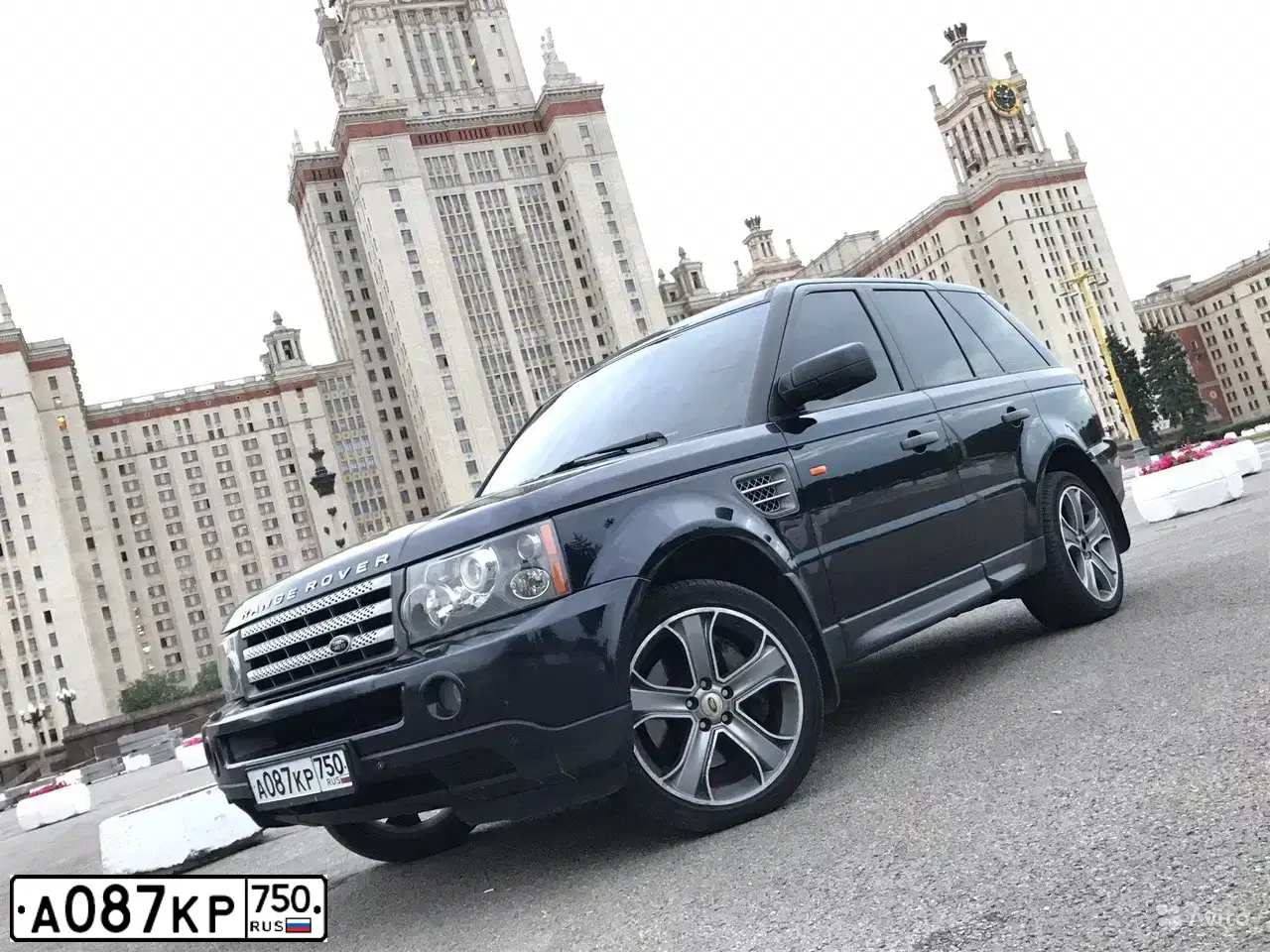 Фото автомобиля ЛЕНД РОВЕР РЕЙНДЖ РОВЕР СПОРТ, 2007 — госномер Р220ОС790. Цвет: СИНИЙ ТЕМНЫЙ