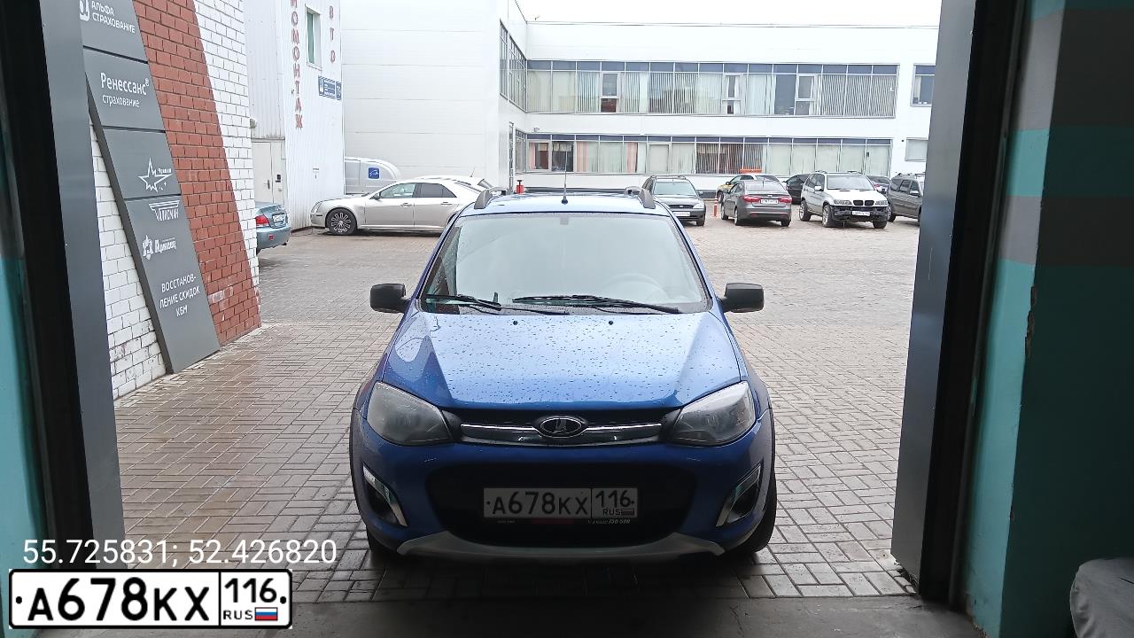 Фото автомобиля LADA 2194 KALINA, 2017 — госномер А678КХ116. Цвет: ЯРКО-СИНИЙ