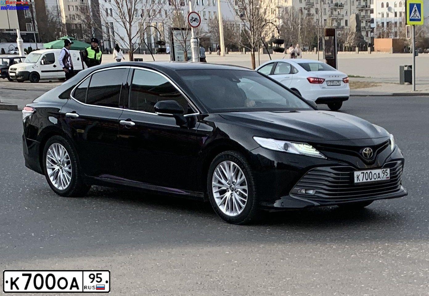 Фото автомобиля TOYOTA CAMRY, 2019 — госномер К700ОА95. Цвет: ЧЕРНЫЙ МЕТАЛЛИК
