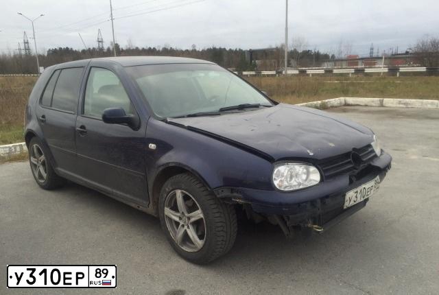 Фото автомобиля VOLKSWAGEN GOLF, 2001 — госномер У310ЕР89. Цвет: синий