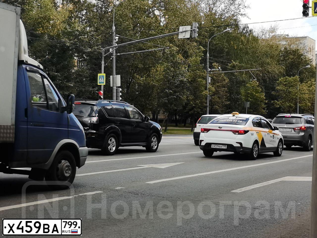 Фото автомобиля KIA RIO, 2017 — госномер Е797УМ799. Цвет: ЖЕЛТЫЙ