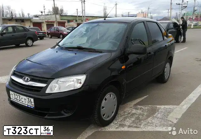 Фото автомобиля LADA VESTA, 2018 — госномер Х187РН31. Цвет: Серый