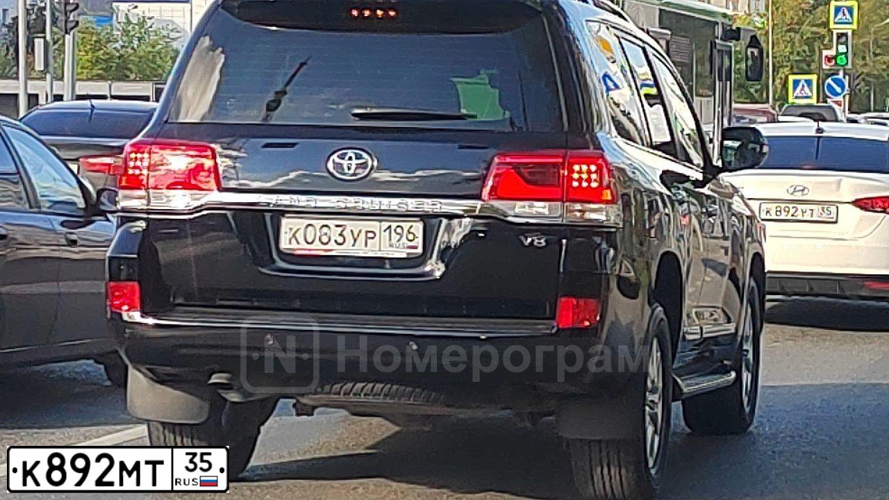 Фото автомобиля HYUNDAI ELANTRA, 2004 — госномер К892МТ35. Цвет: ВИШНЕВЫЙ