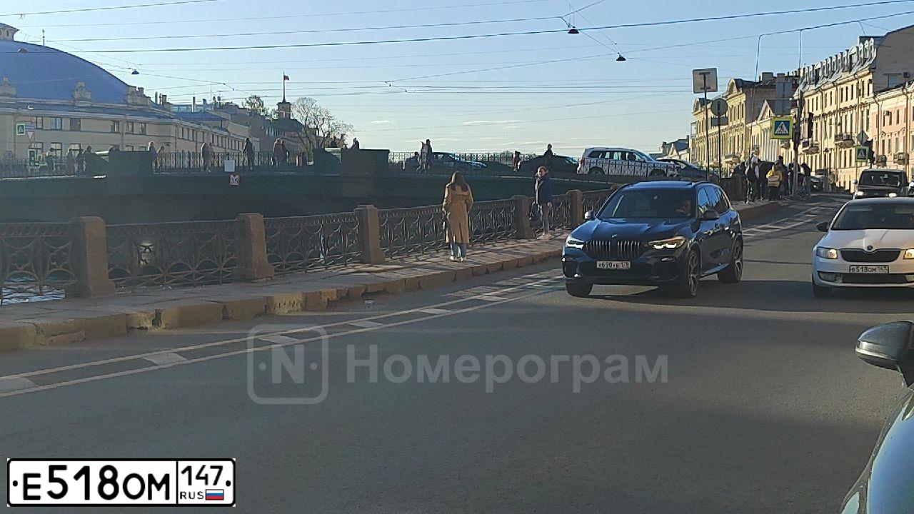 Фото автомобиля TOYOTA CAMRY, 2014 — госномер К985КХ797. Цвет: СЕРЕБРИСТЫЙ МЕТАЛЛИК