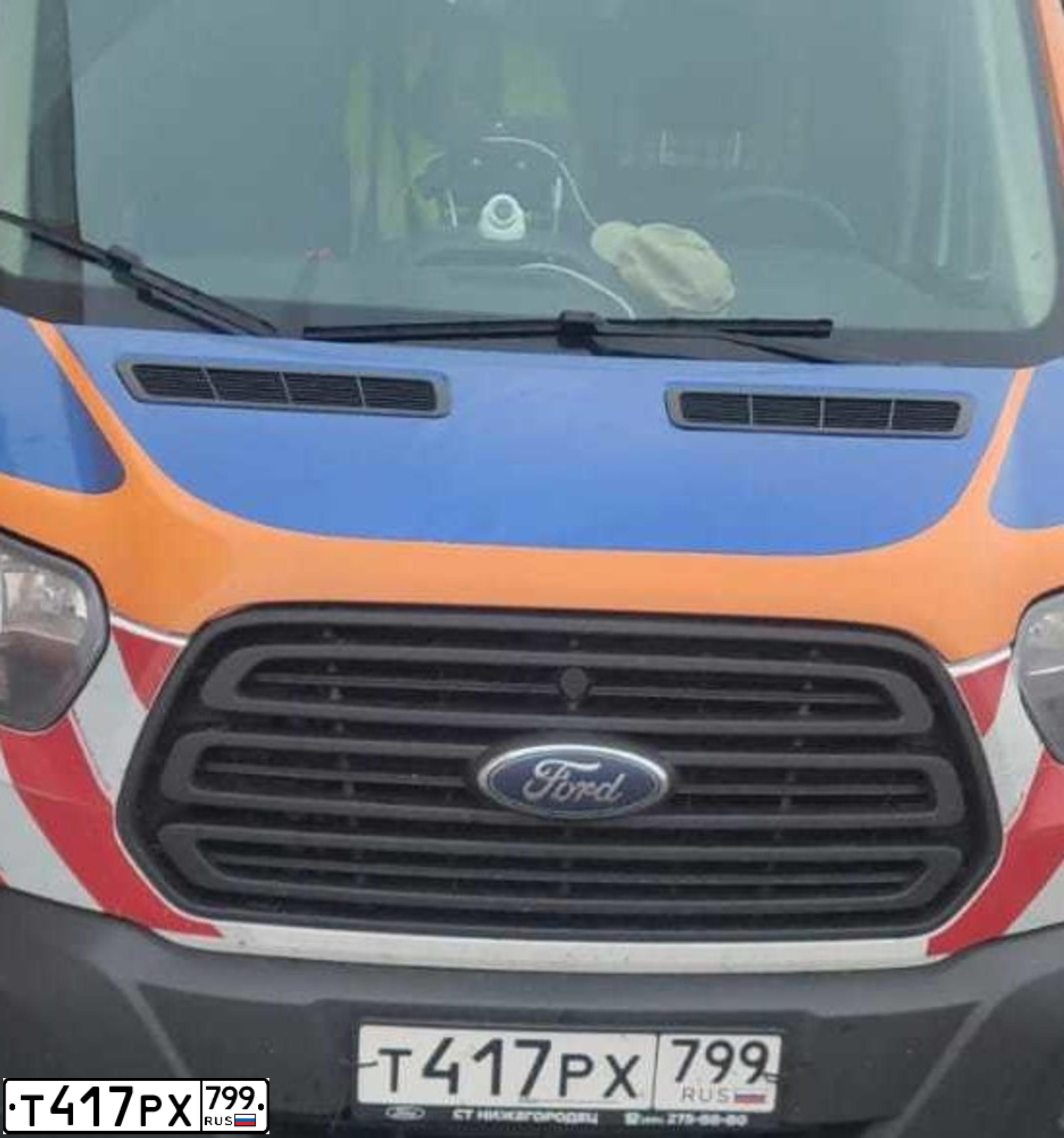 Фото автомобиля FORD TRANSIT, 2020 — госномер Т417РХ799. Цвет: Белый