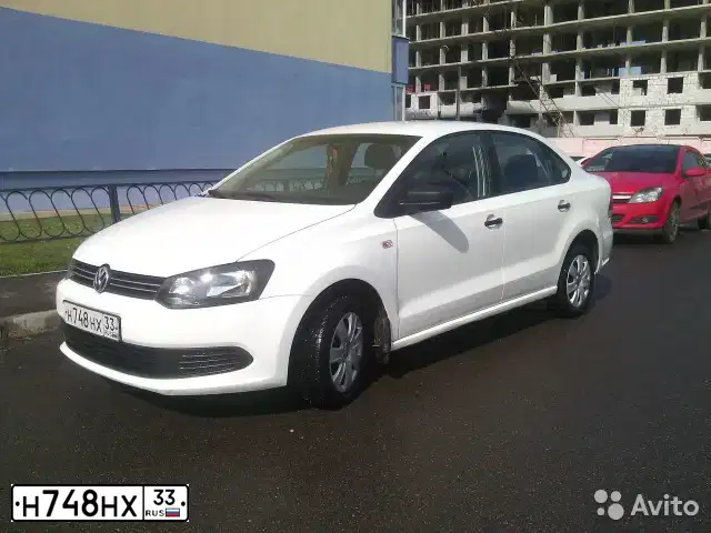 Фото автомобиля VOLKSWAGEN POLO, 2013 — госномер Т137АН136. Цвет: Белый