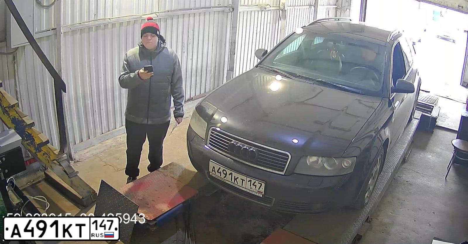 Фото автомобиля AUDI A4, 2003 — госномер В333ВН58. Цвет: ЧЕРНЫЙ