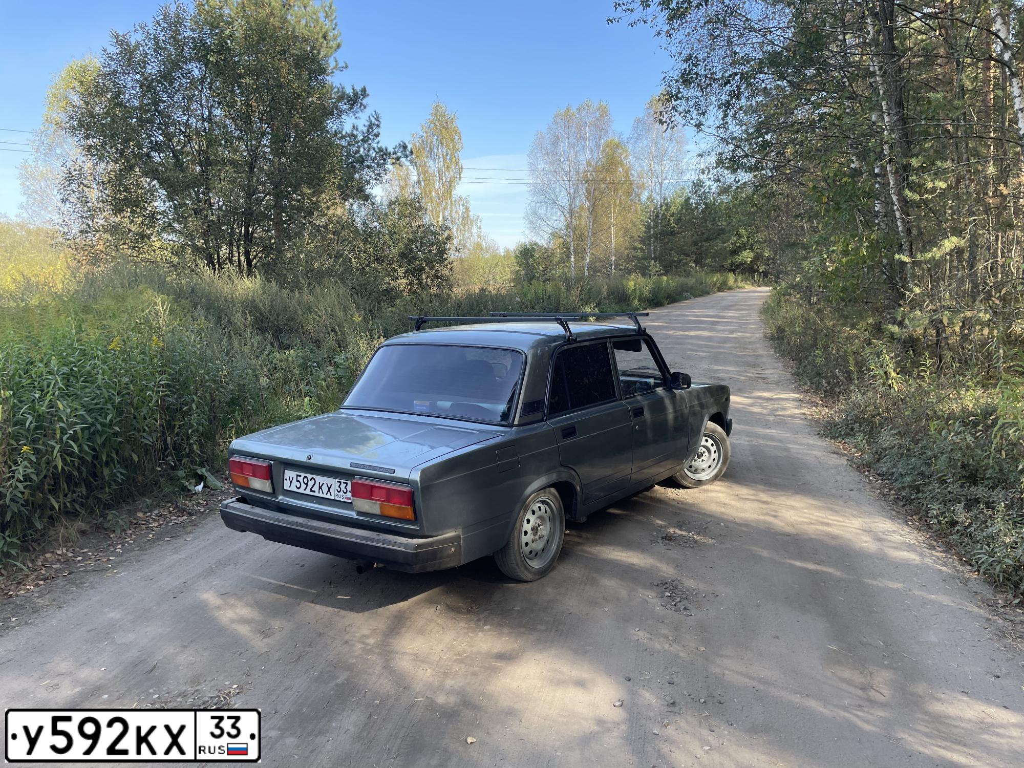 Фото автомобиля LADA 2107 LADA, 2010 — госномер У592КХ33. Цвет: СВЕТЛО-СЕРЕБРИСТЫЙ МЕТАЛЛ