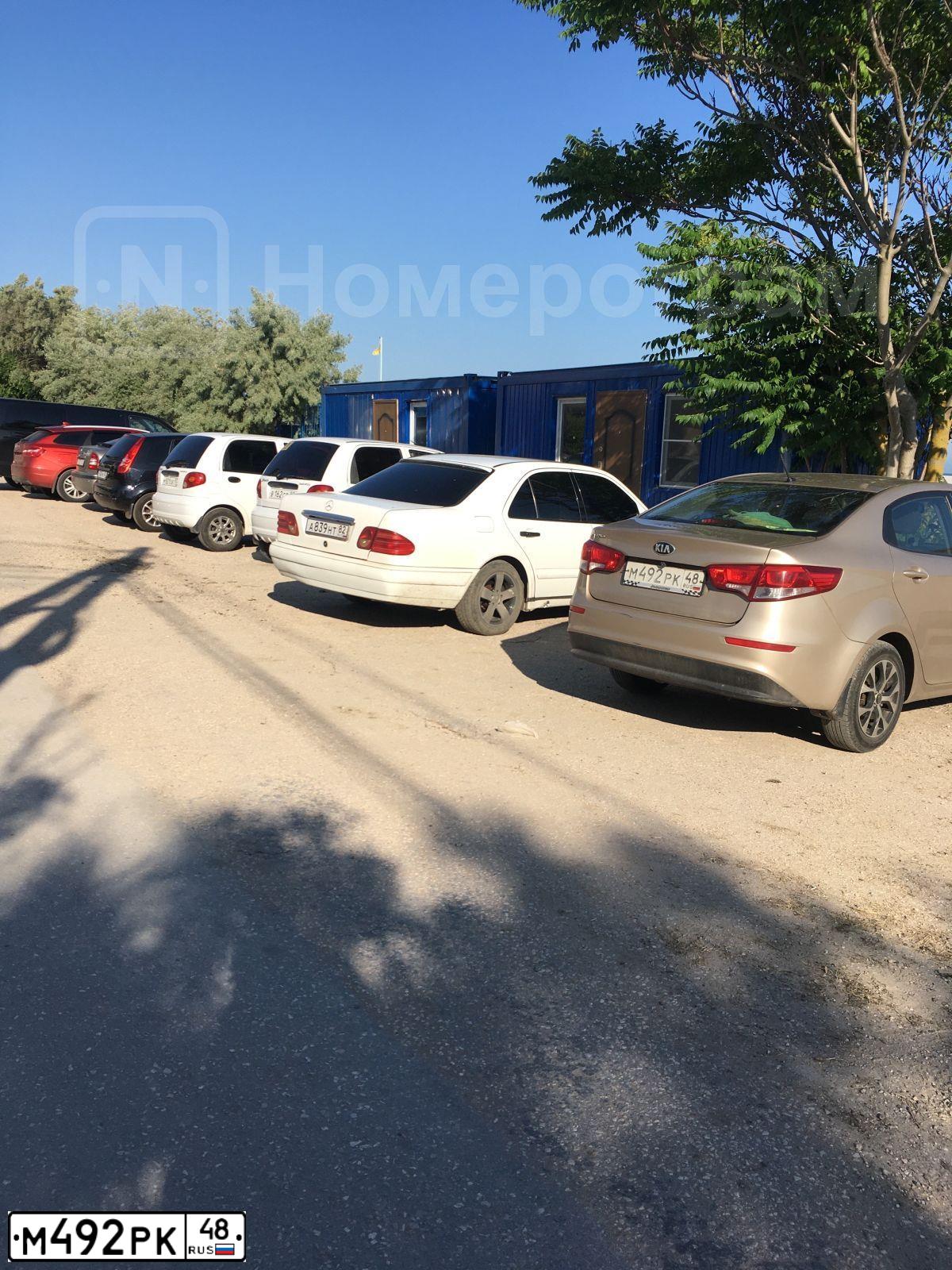 Фото автомобиля KIA RIO, 2012 — госномер М482РК48. Цвет: СЕРЫЙ