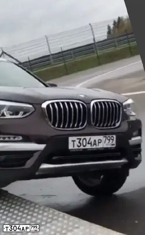 Фото автомобиля BMW X3, 2017 — госномер Т304АР799. Цвет: Коричневый