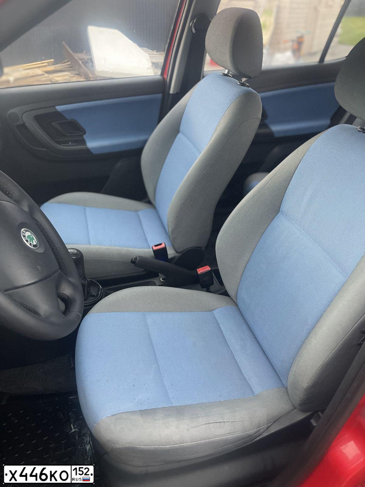 Фото автомобиля SKODA FABIA, 2008 — госномер У851НМ152. Цвет: Красный