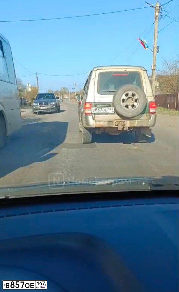 Фото автомобиля HYUNDAI GALLOPER, 2003 — госномер В857ОЕ147. Цвет: СЕРО-ЗЕЛЕНЫЙ