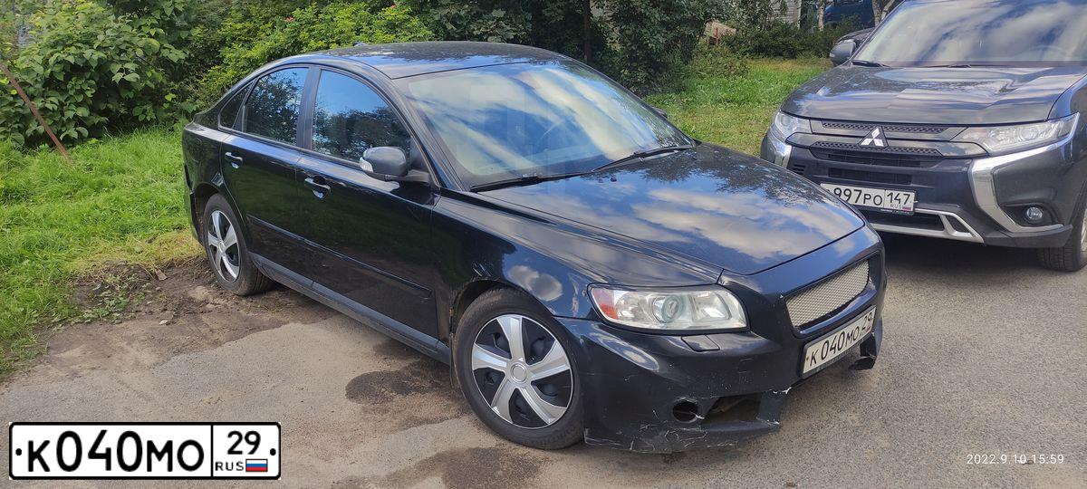 Фото автомобиля VOLVO S40, 2007 — госномер К256СЕ53. Цвет: ЧЕРНЫЙ