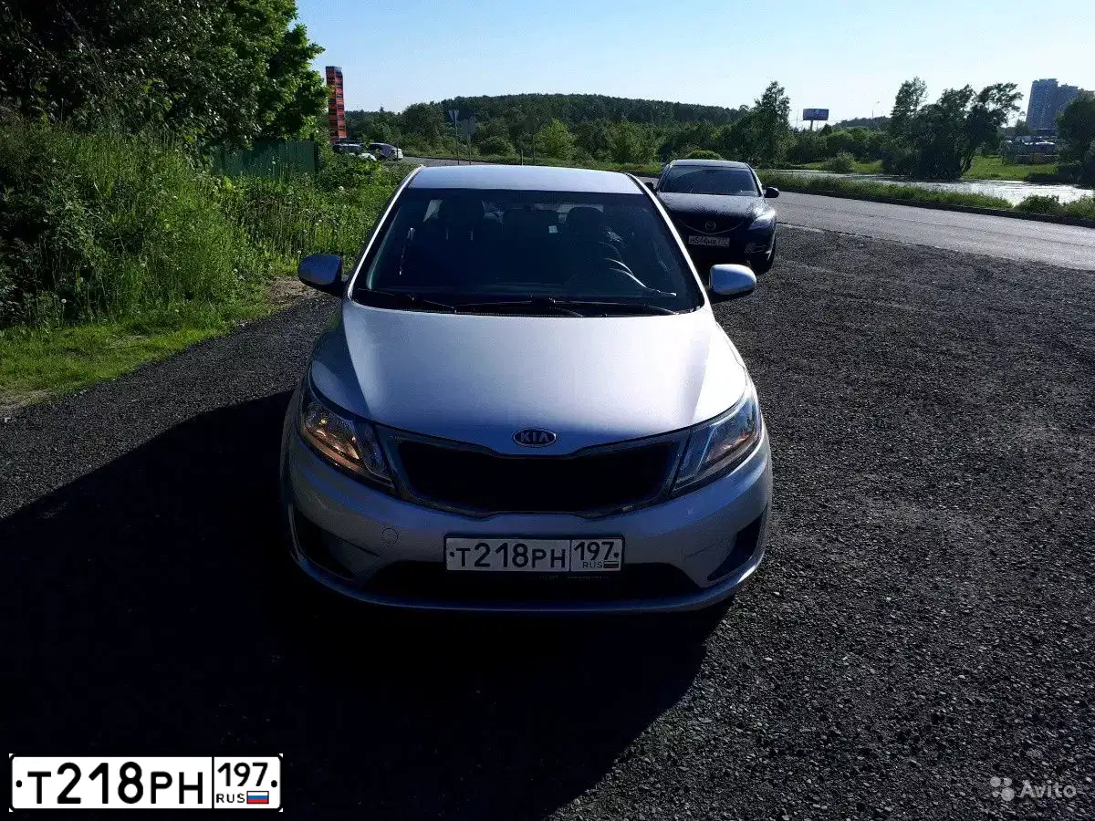 Фото автомобиля KIA RIO, 2011 — госномер Т218РН197. Цвет: СЕРЕБРИСТЫЙ