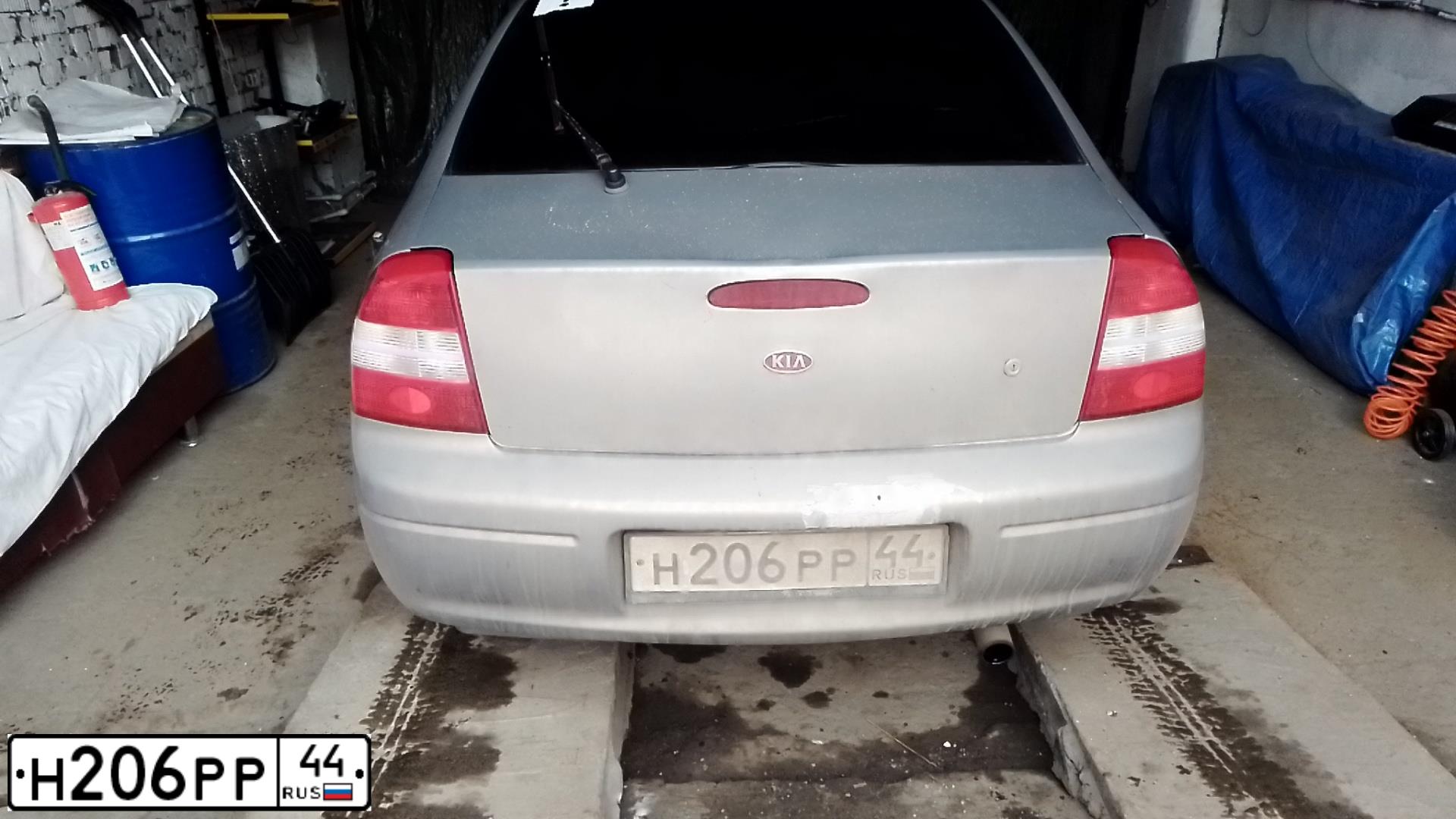 Фото автомобиля KIA SHUMA, 1999 — госномер Н206РР44. Цвет: СЕРЫЙ