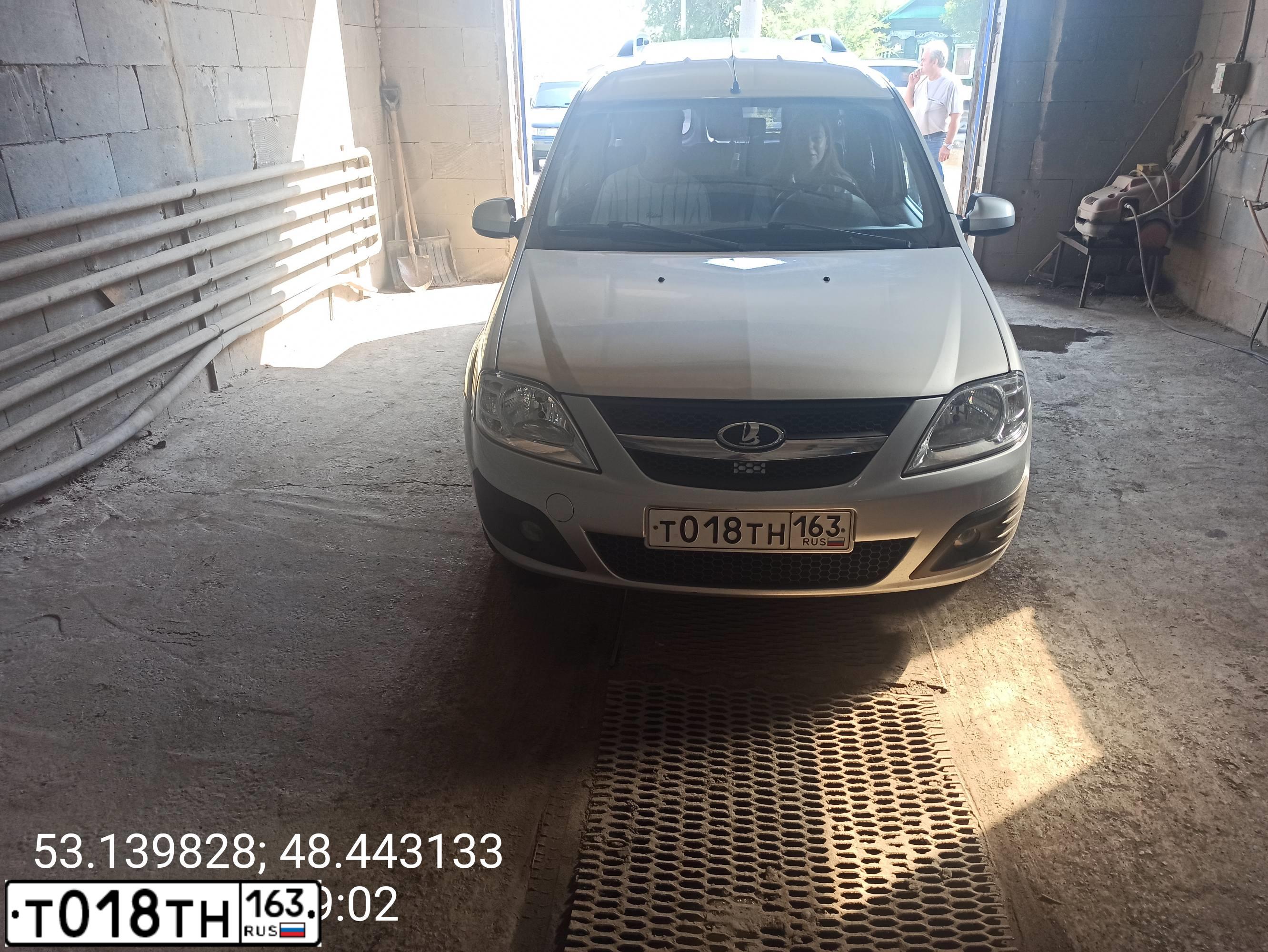 Фото автомобиля SUBARU B9 TRIBECA, 2011 — госномер А460УЕ197. Цвет: СЕРЫЙ