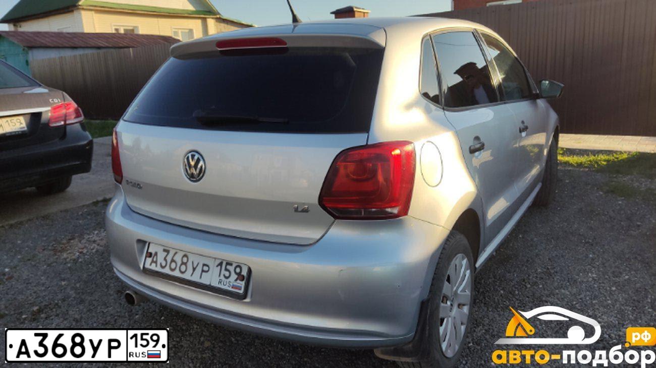 Фото автомобиля VOLKSWAGEN POLO, 2011 — госномер Е846ОА702. Цвет: серебристый 