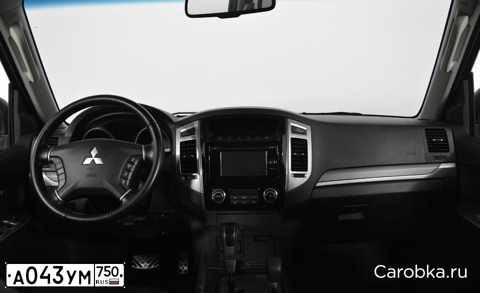 Фото автомобиля MITSUBISHI PAJERO, 2015 — госномер А043УМ750. Цвет: коричневый