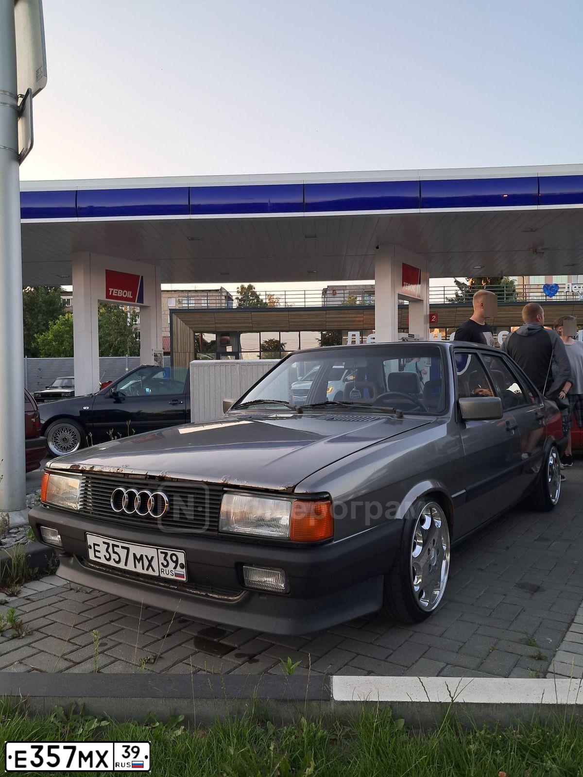 Фото автомобиля AUDI 80, 1986 — госномер Е357МХ39