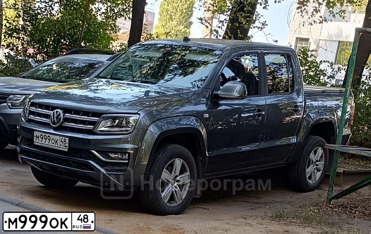 Фото автомобиля VOLKSWAGEN AMAROK, 2013 — госномер О017ОА48. Цвет: СЕРЫЙ